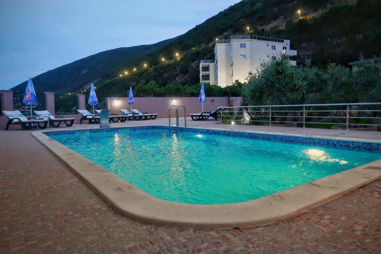 Apartments Maxi Katic Herceg Novi Eksteriør billede