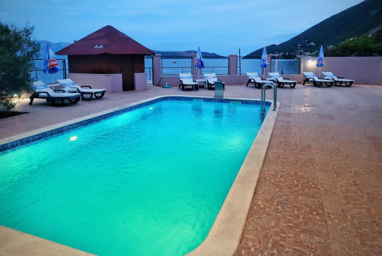 Apartments Maxi Katic Herceg Novi Eksteriør billede